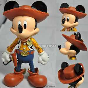 (입고) Mickey Mouse as Woody Die Cast Figure (가죽 슈트케이스 포장) 1000체 한정판